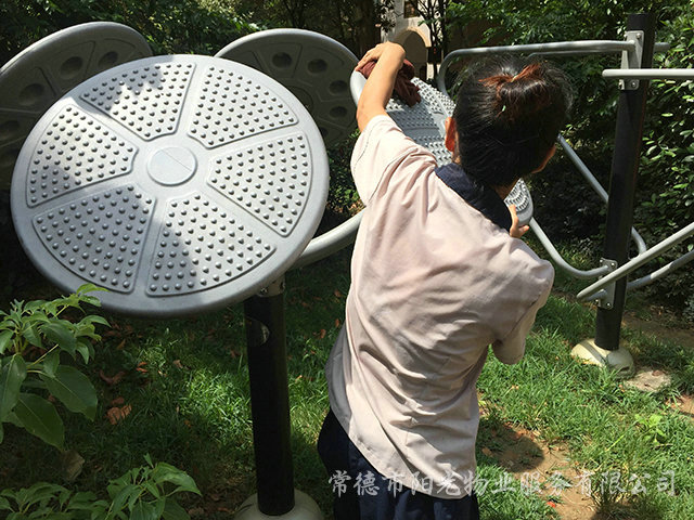 運(yùn)動(dòng)器材保潔 運(yùn)動(dòng)器材保潔