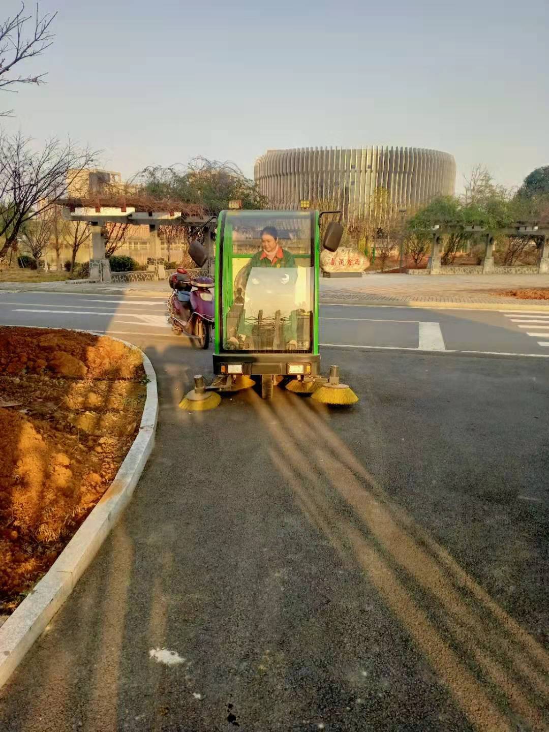 清掃路面 清掃路面